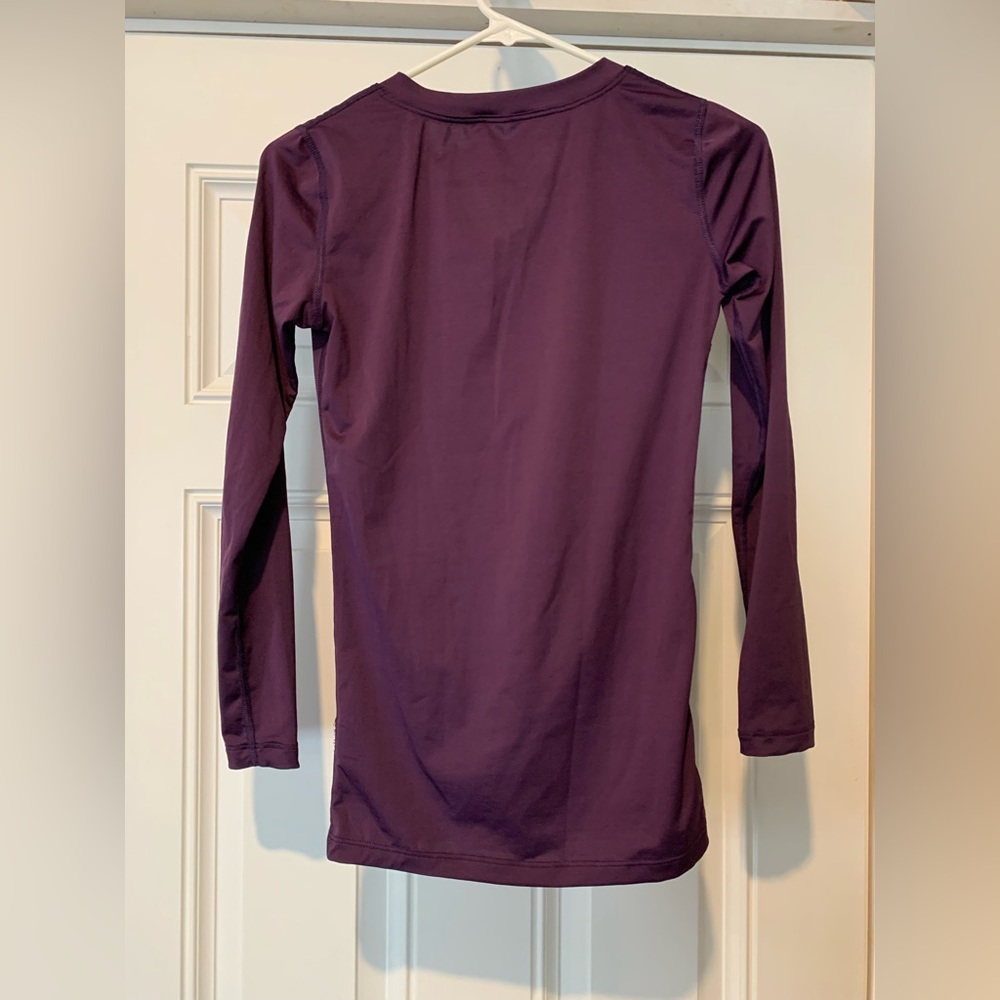 Tommie Copper long sleeve v neck - Picture 2 of 5